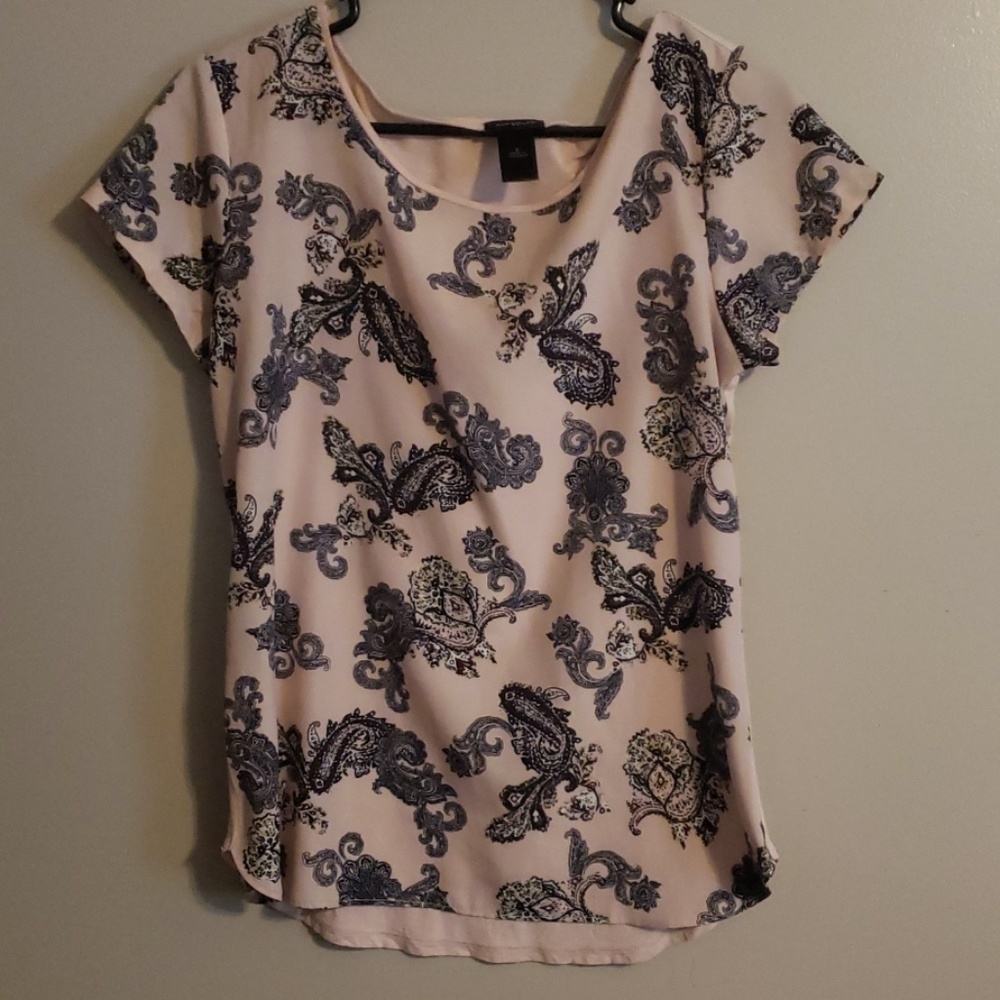 Dusty rose and navy blue paisley print blouse
